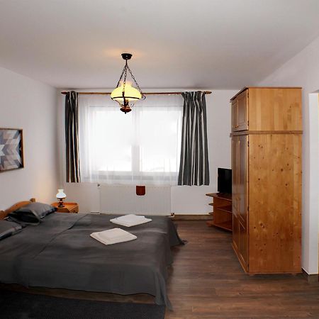 Sugo Panzio Madarasi Hargita Hotel Izvoare  Buitenkant foto