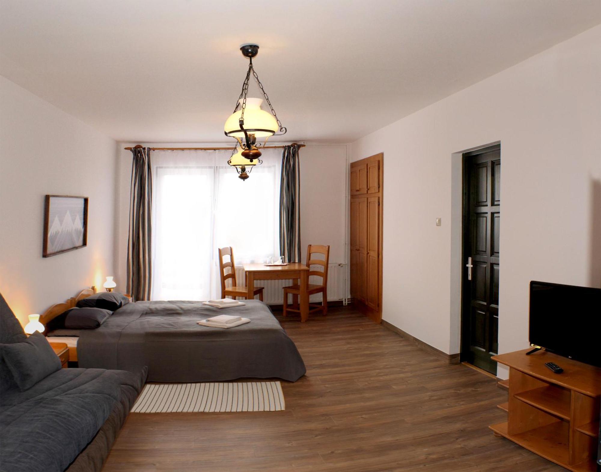 Sugo Panzio Madarasi Hargita Hotel Izvoare  Buitenkant foto