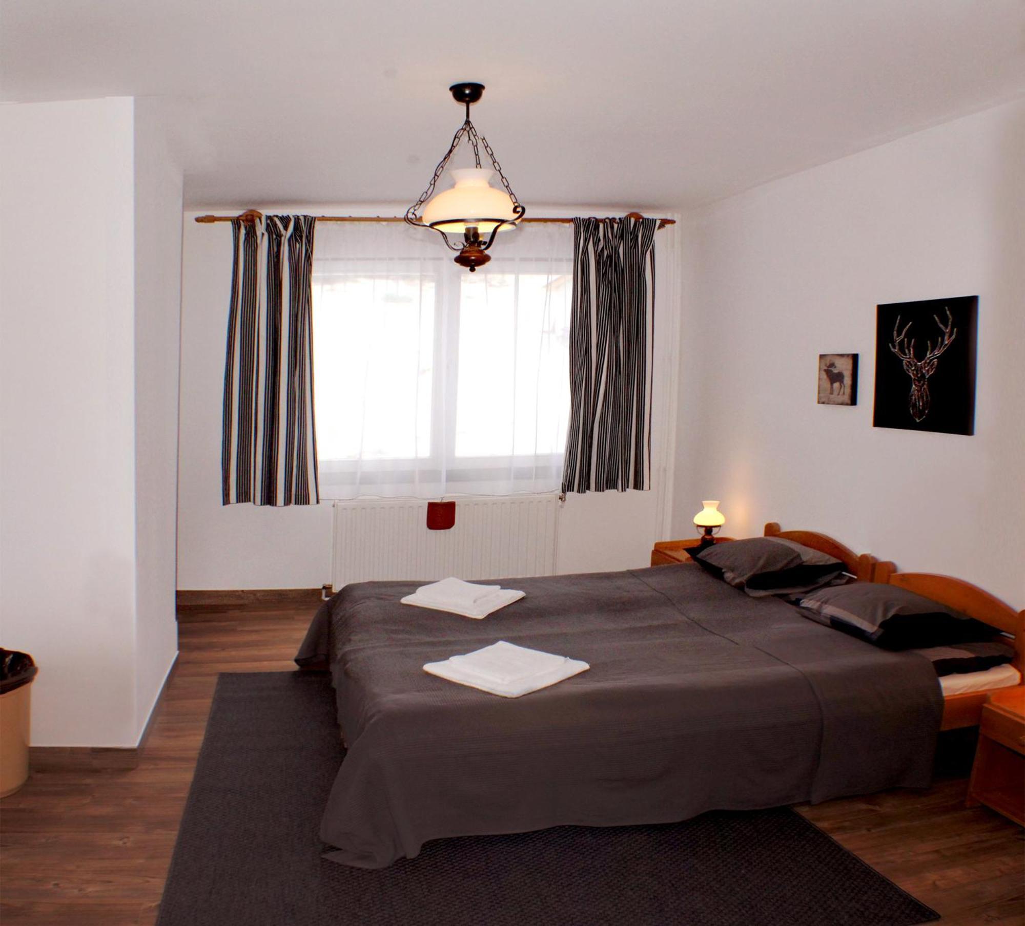 Sugo Panzio Madarasi Hargita Hotel Izvoare  Buitenkant foto